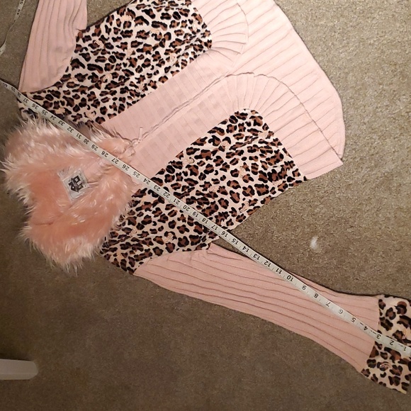 Like new! Vintage Storybook Knits wild chic faux fur sweater - Picture 6 of 6
